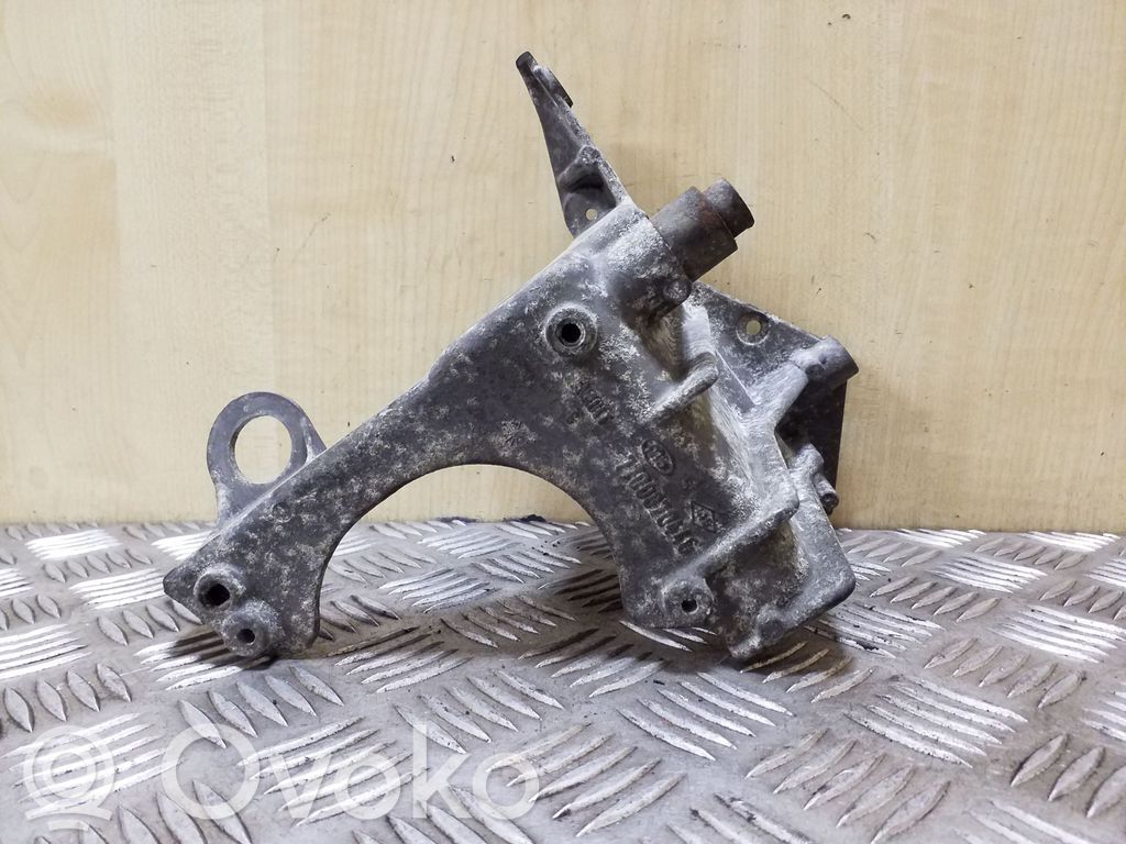 Engine mounting bracket   7700870446