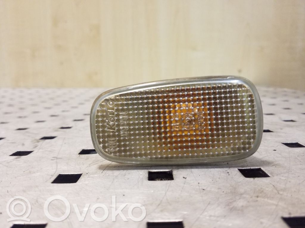 Toyota Corolla Verso E121 Front fender indicator light 