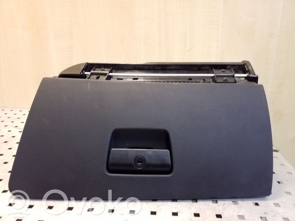BMW 3 E90 E91 Glove box 