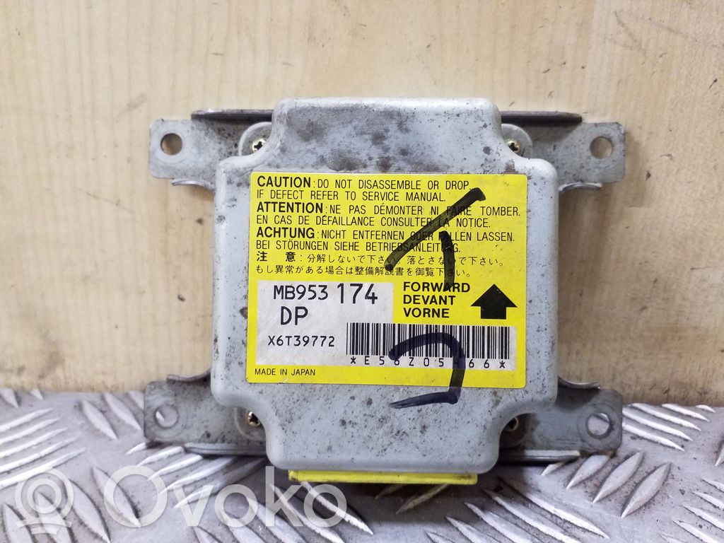 Mitsubishi Colt Airbag control unit/module 