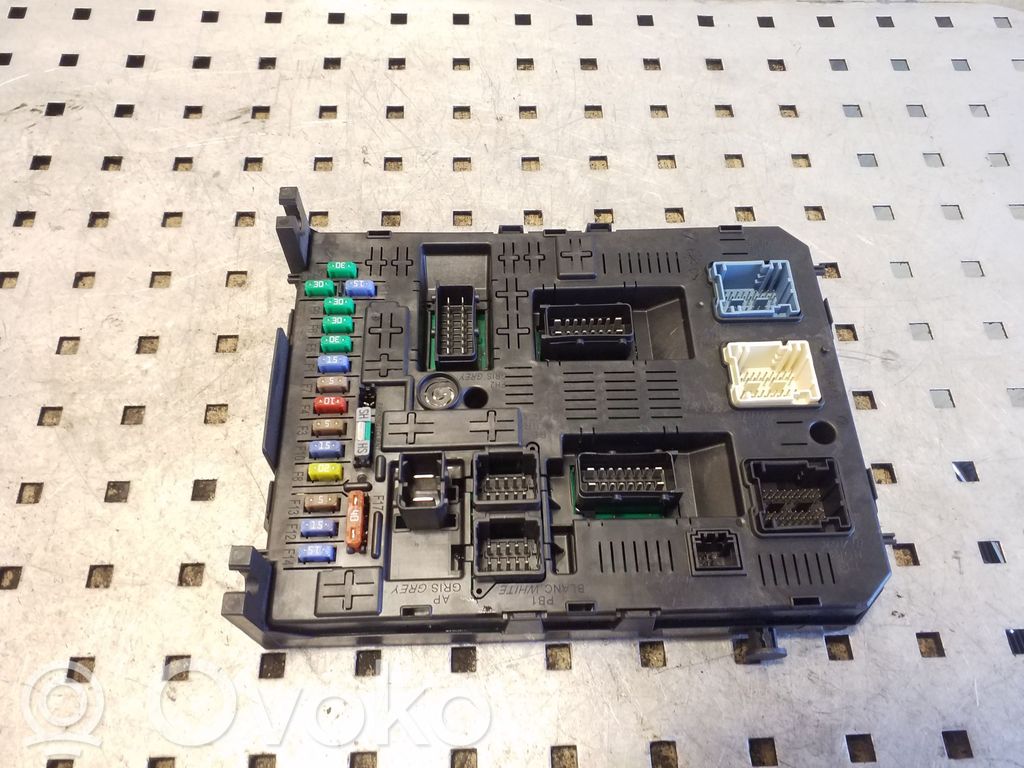 Peugeot 3008 I Comfort/convenience module 