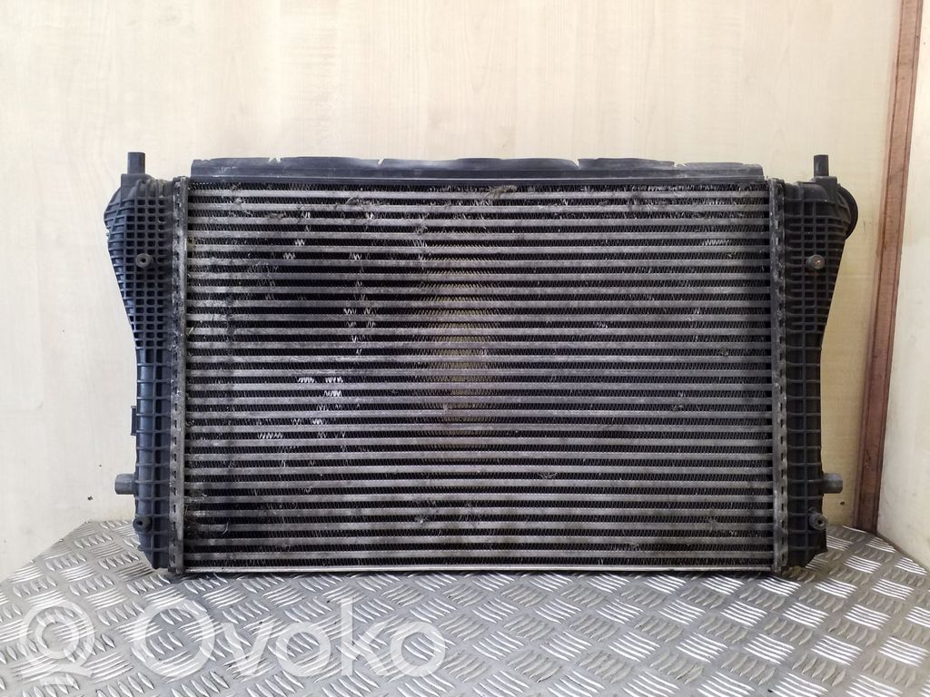 Interkūlerio radiatorius   1K0145803B,L3402000