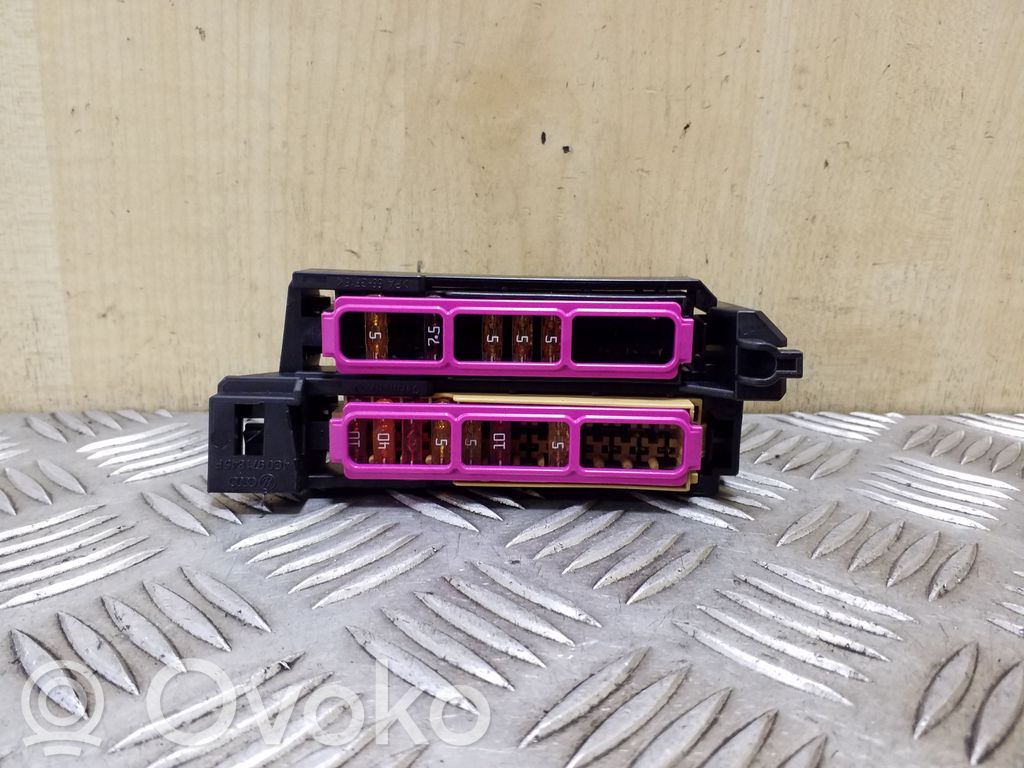 Audi A6 C7 Fuse module 