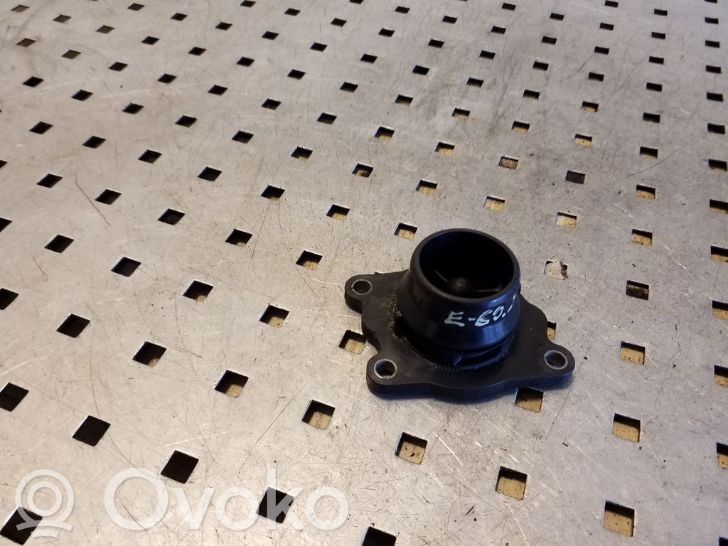 BMW 5 E60 E61 Termostaatin kotelo 