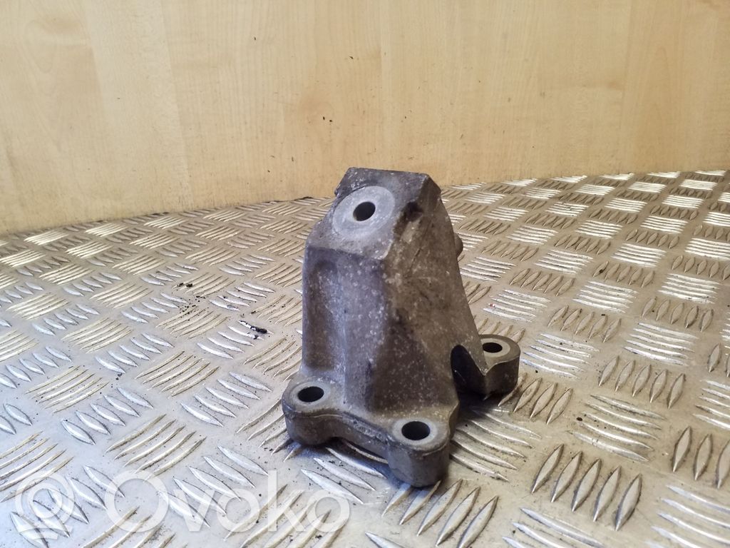 Audi A6 Allroad C6 Engine mounting bracket 