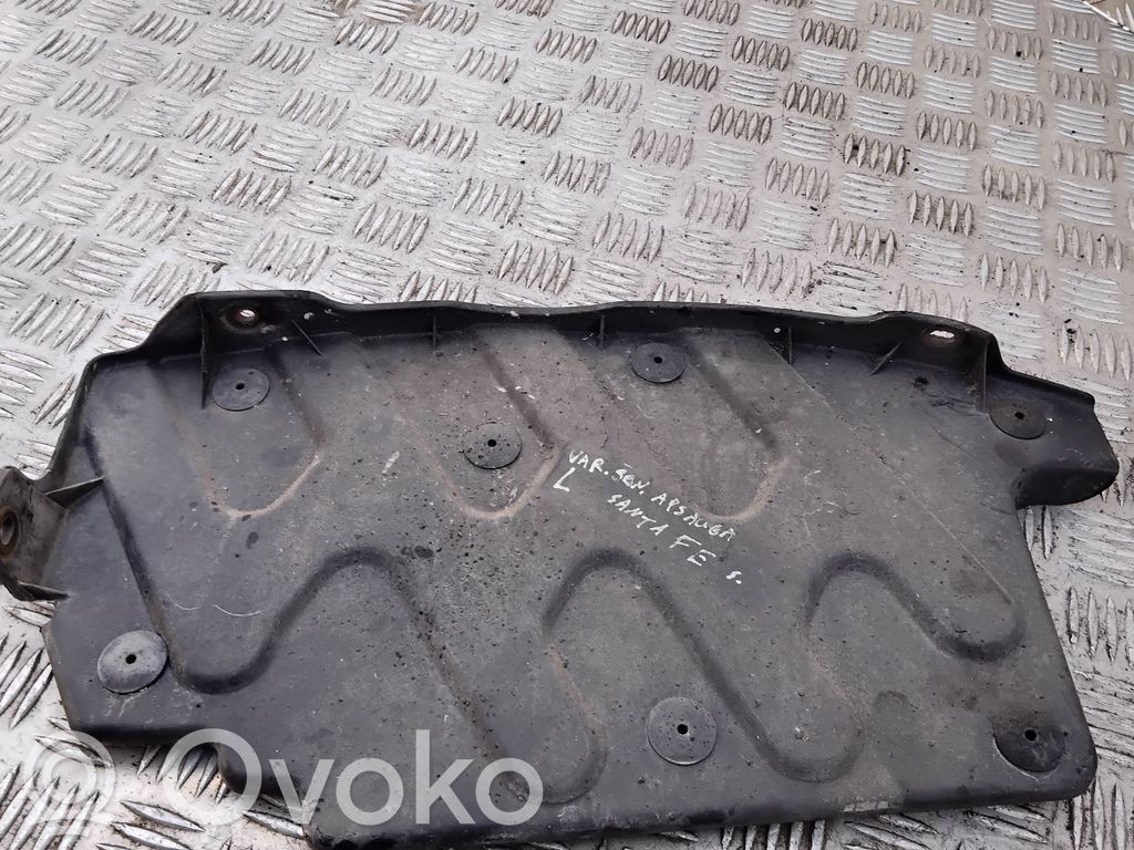 Hyundai Santa Fe Moottorin alustan välipohjan roiskesuoja 