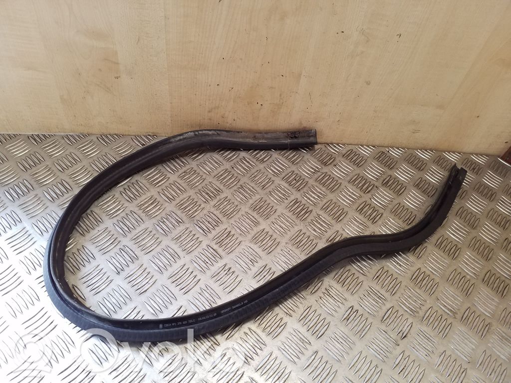 Skoda Superb B6 (3T) Engine compartment rubber 