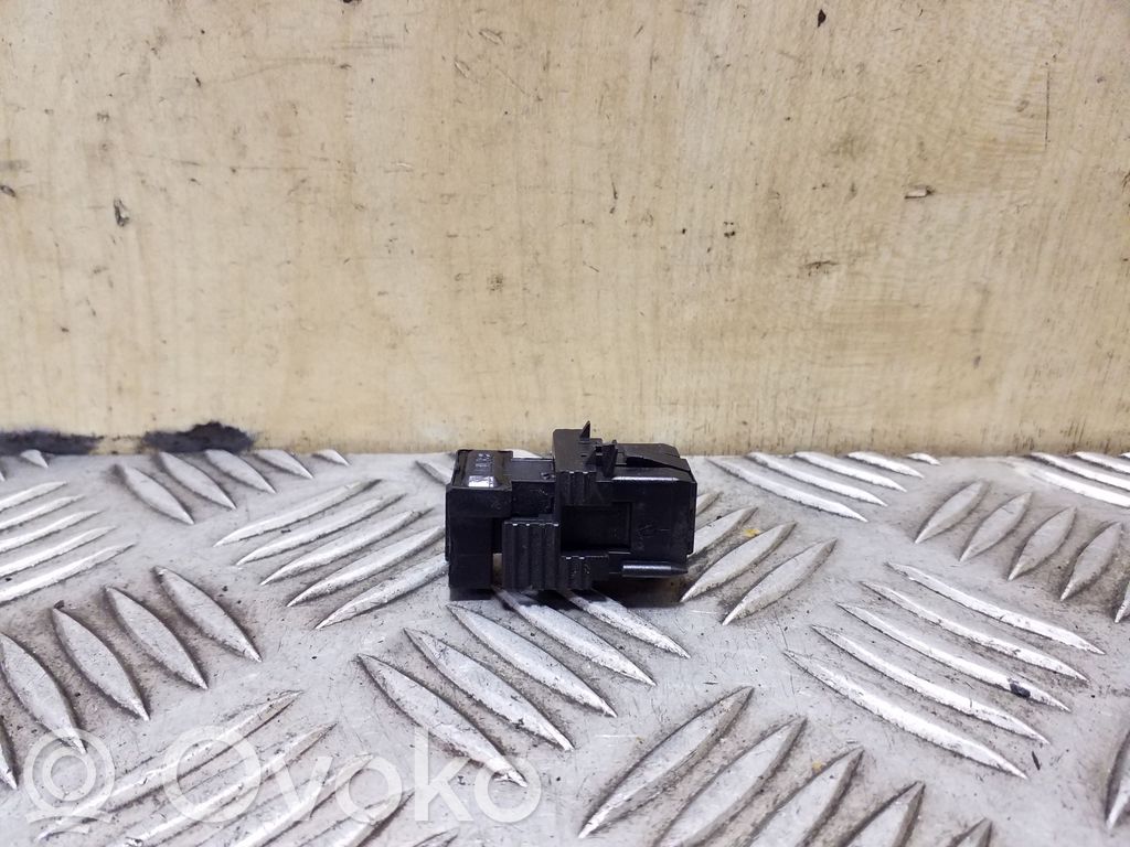 Interruptor sensor del pedal de freno   6967601