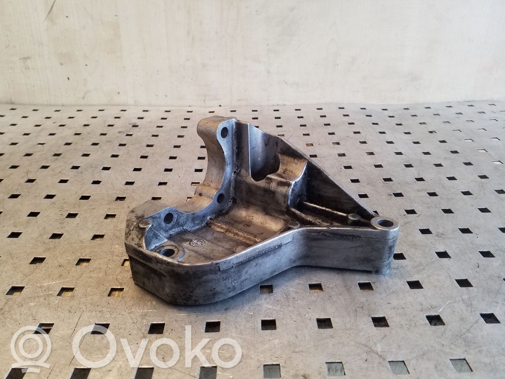 BMW 3 E90 E91 Power steering pump mounting bracket 