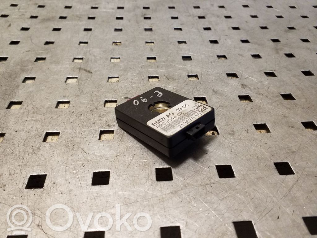 BMW 3 E90 E91 Antenos stiprintuvas 