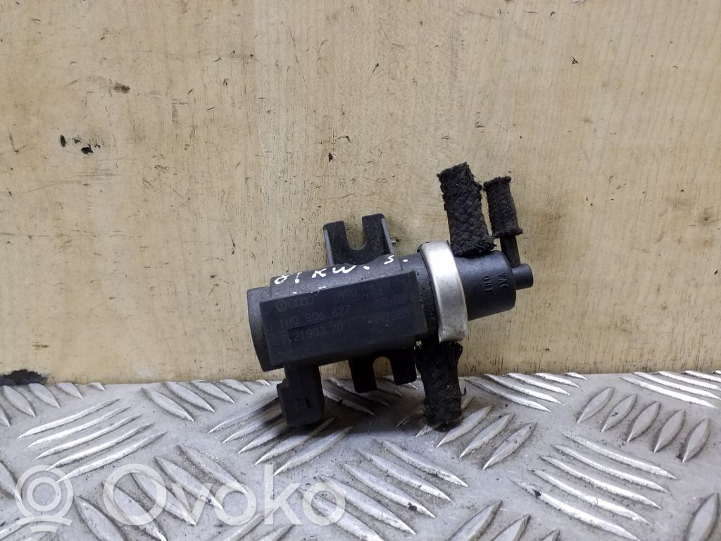 Audi A4 S4 B5 8D Solenoid supapă turbosuflantă 