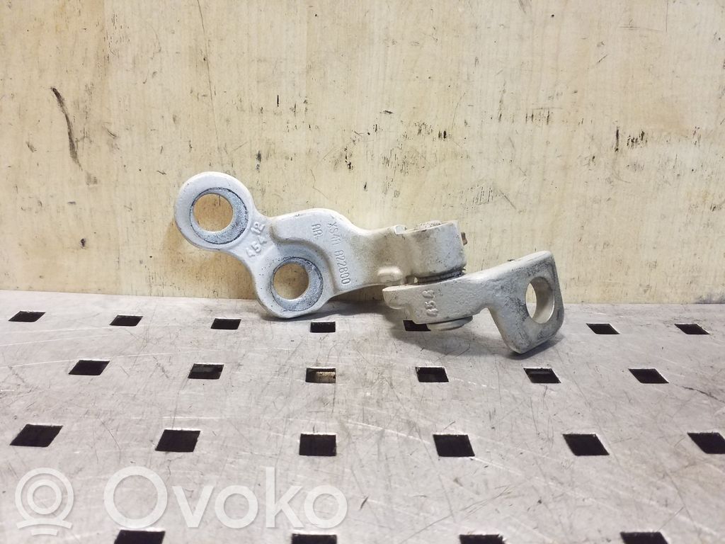 Ford Focus Front door upper hinge 