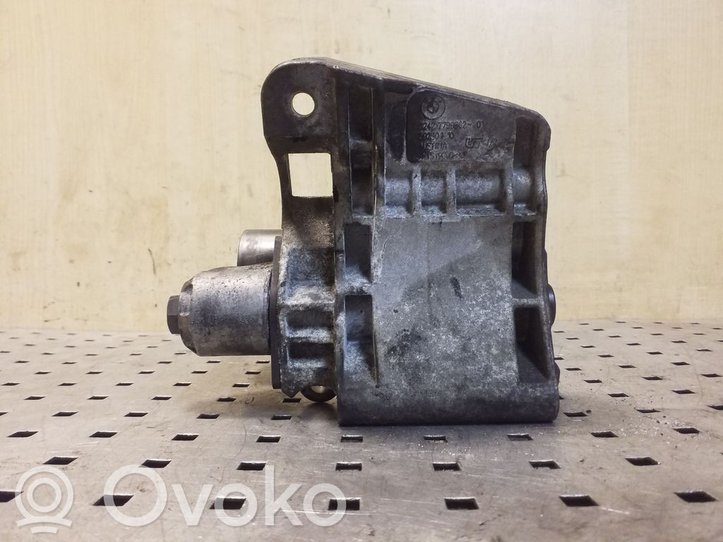 BMW X5 E70 Power steering pump mounting bracket 