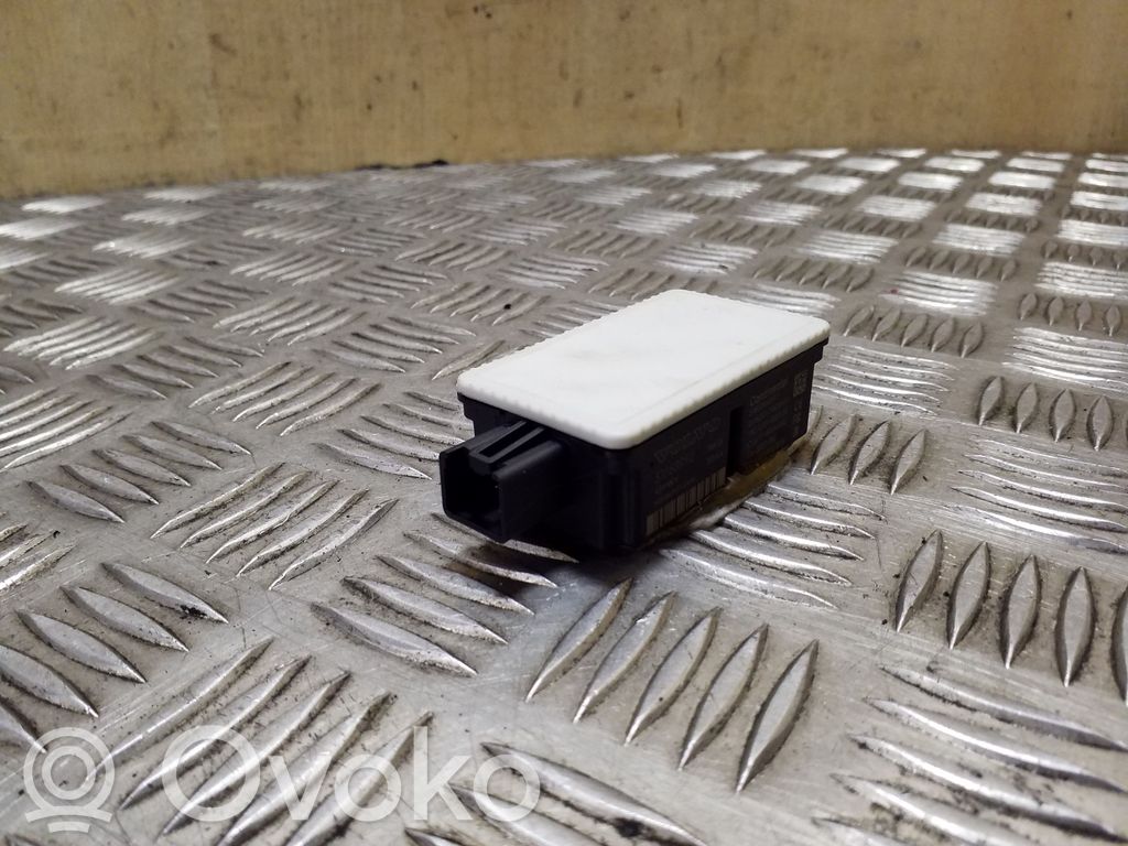 Unité de commande / module de verrouillage centralisé porte   31268992,S180036003