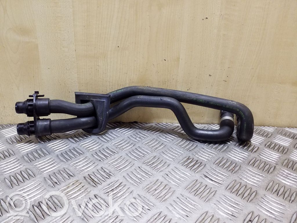 Volvo S60 Conductă/furtun lichid de răcire motor