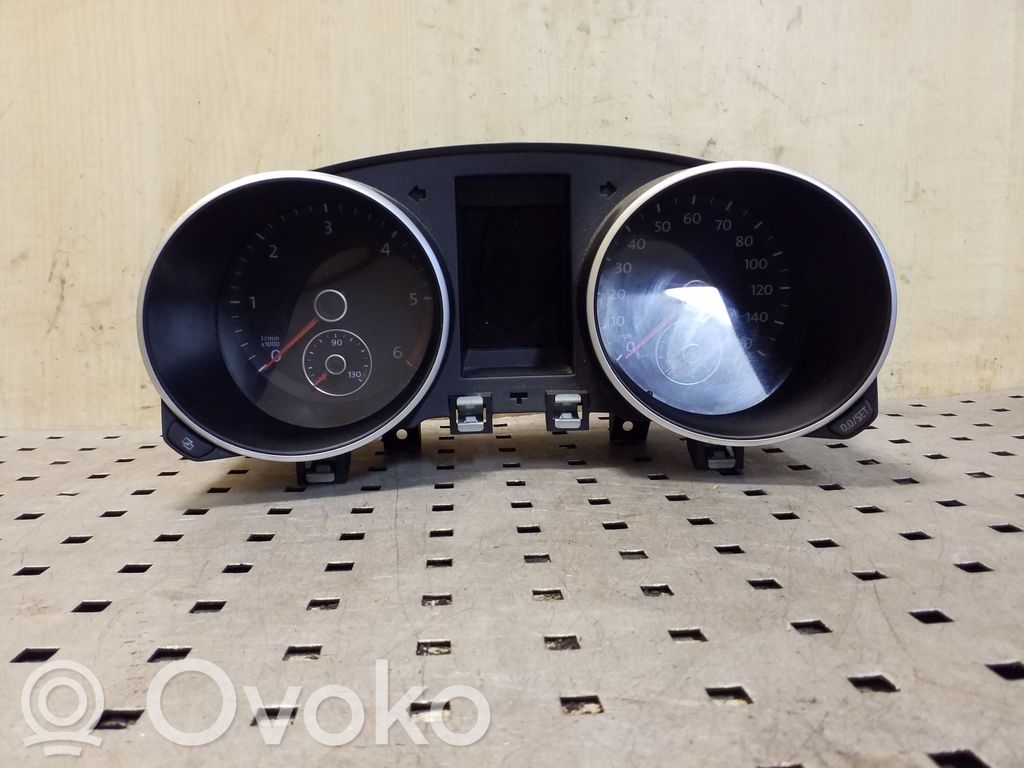 Volkswagen Golf VI Spidometrs (instrumentu panelī) 