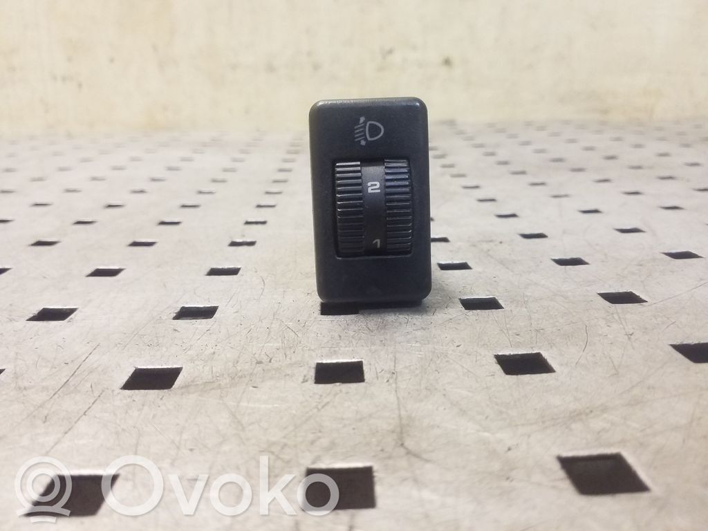 Volkswagen Transporter - Caravelle T4 Interruttore di regolazione livello altezza dei fari 