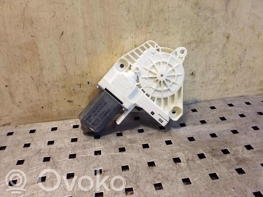 Volkswagen Touareg II Silnik regulatora szyby drzwi przednich 