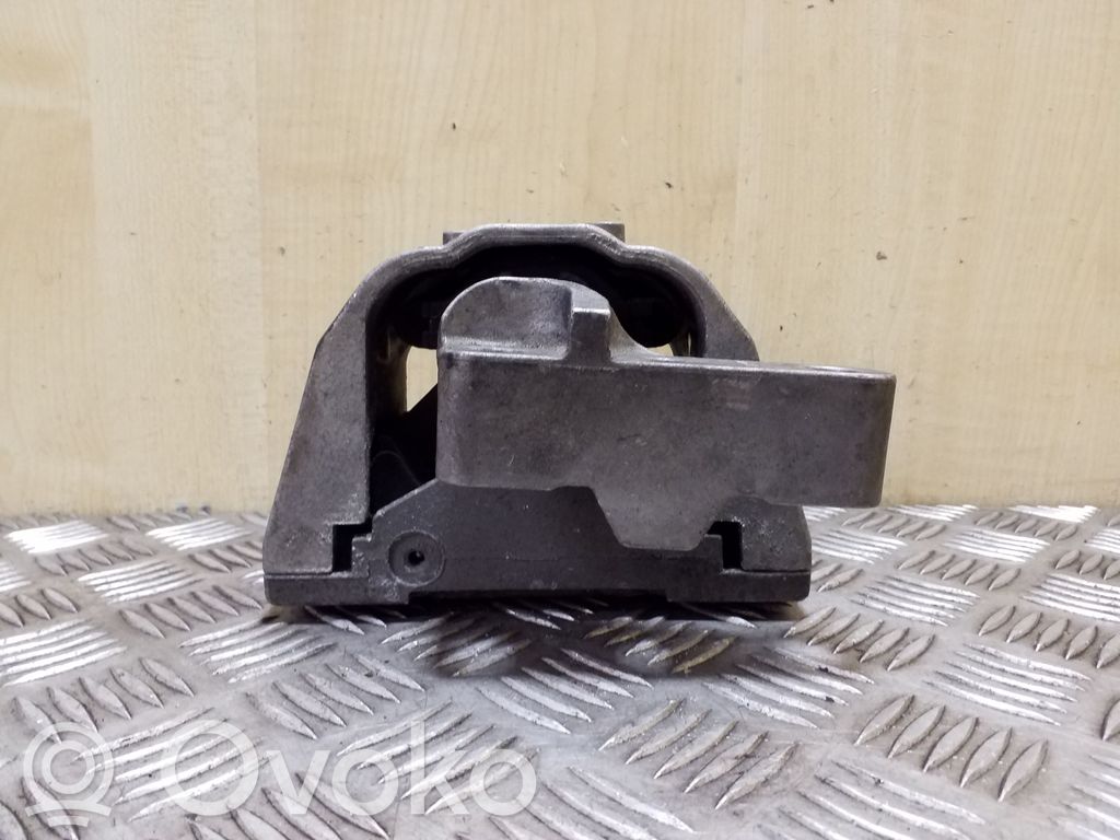 Volkswagen Golf IV Engine mount bracket 