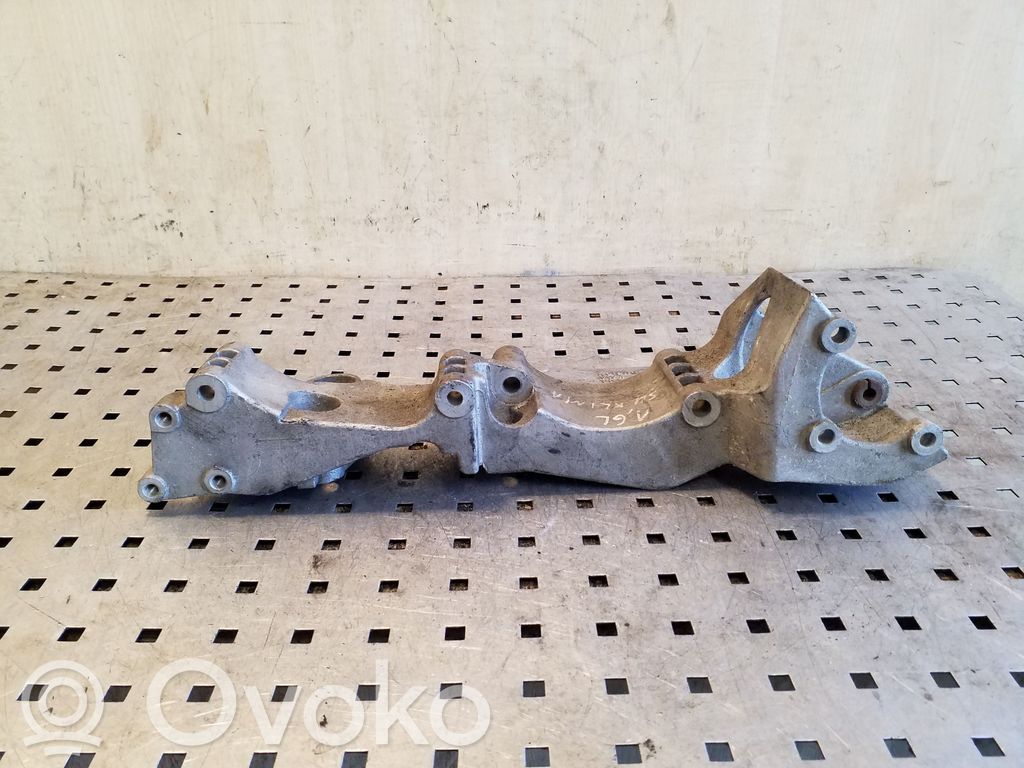 Volkswagen Golf IV Supporto del generatore/alternatore