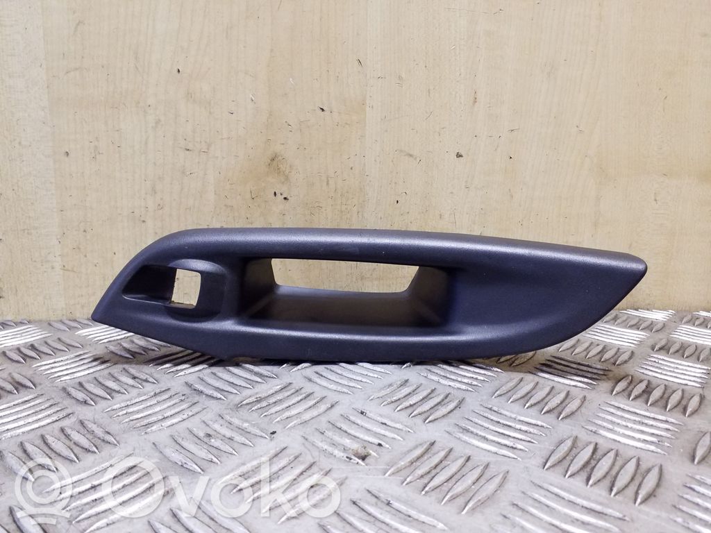 Ford Focus Rear door window switch trim 