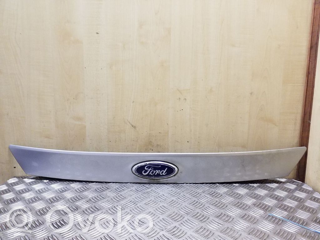 Ford Focus Garniture de hayon 