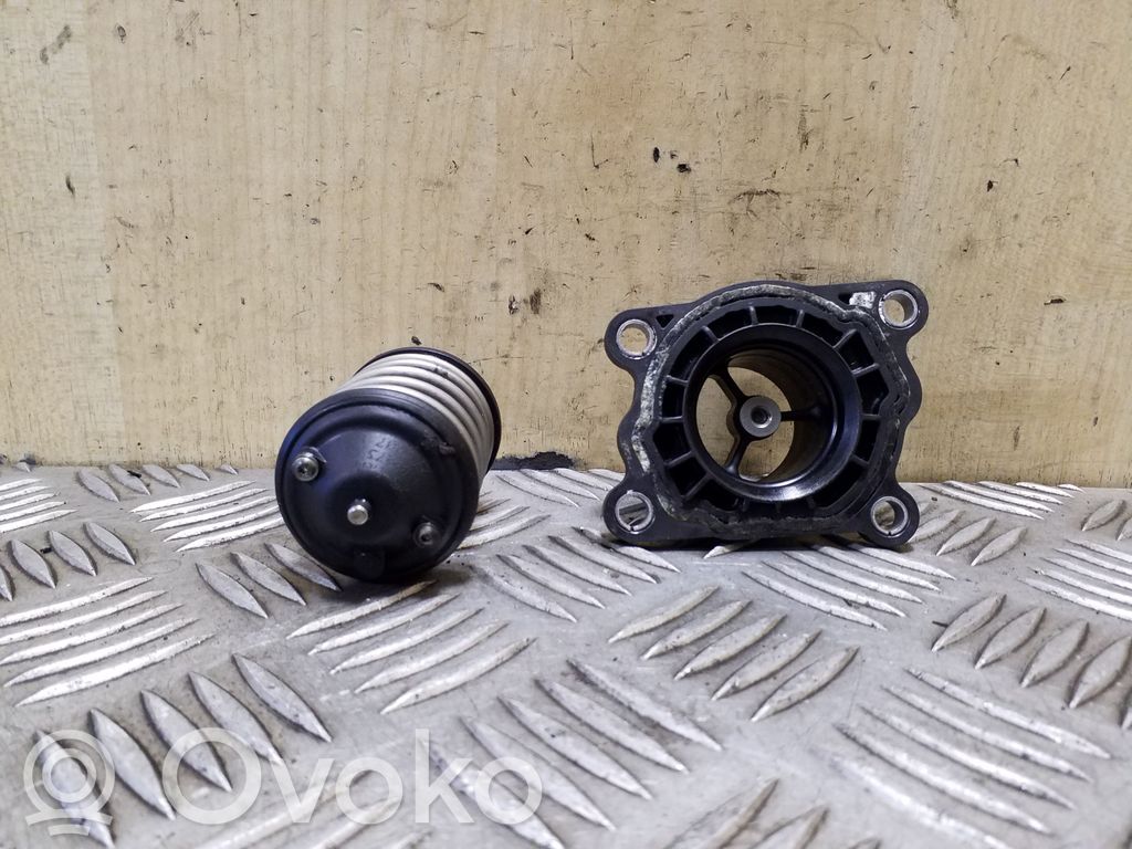 BMW X3 E83 Thermostat / Thermostatgehäuse 