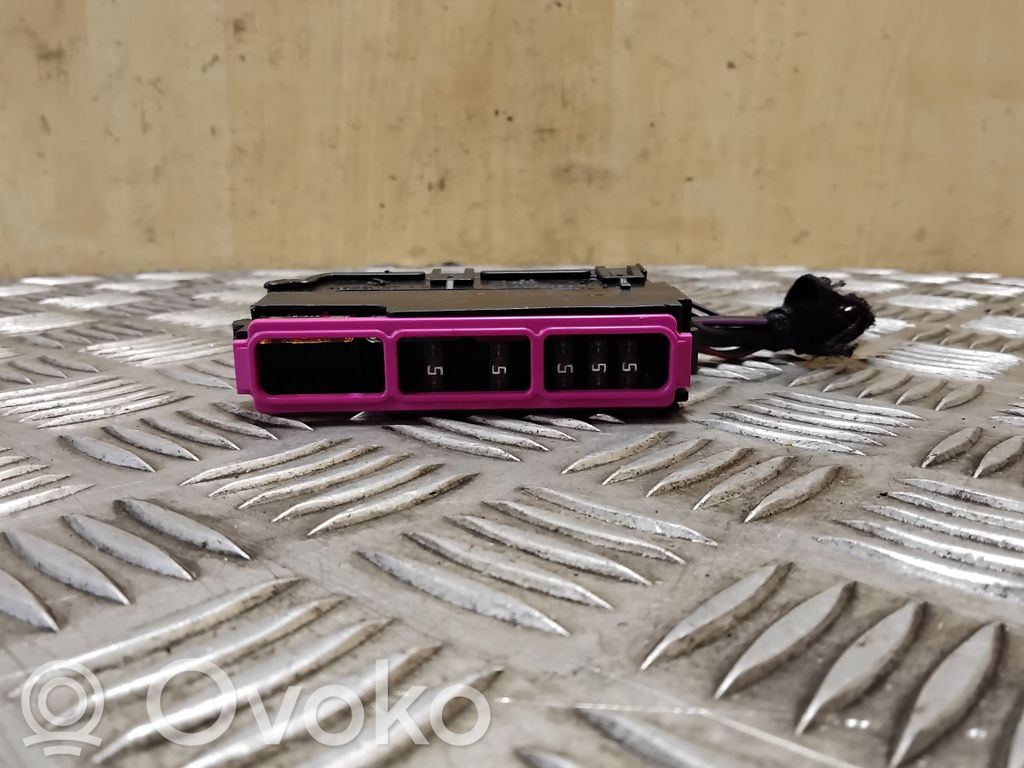 Audi Q5 SQ5 8R Fuse module 