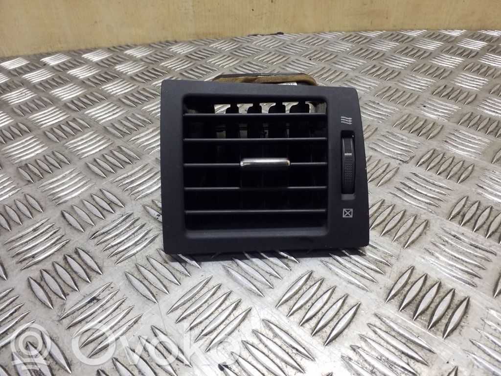 Toyota Avensis T270 Copertura griglia di ventilazione laterale cruscotto 