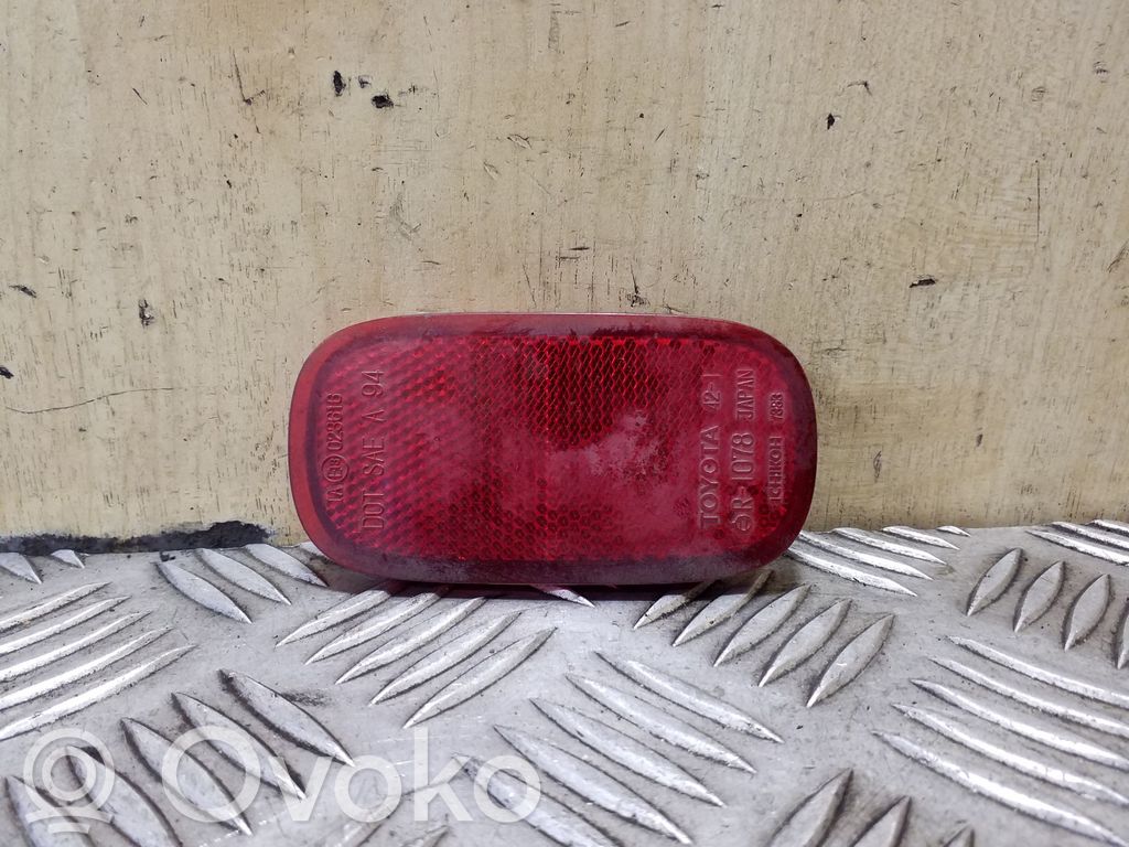 Toyota RAV 4 (XA20) Reflector de faros/luces traseros 