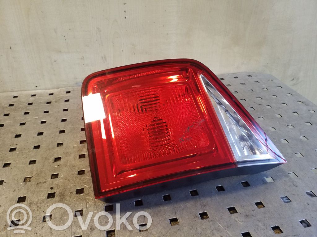 Chevrolet Orlando Takaluukun takavalot 