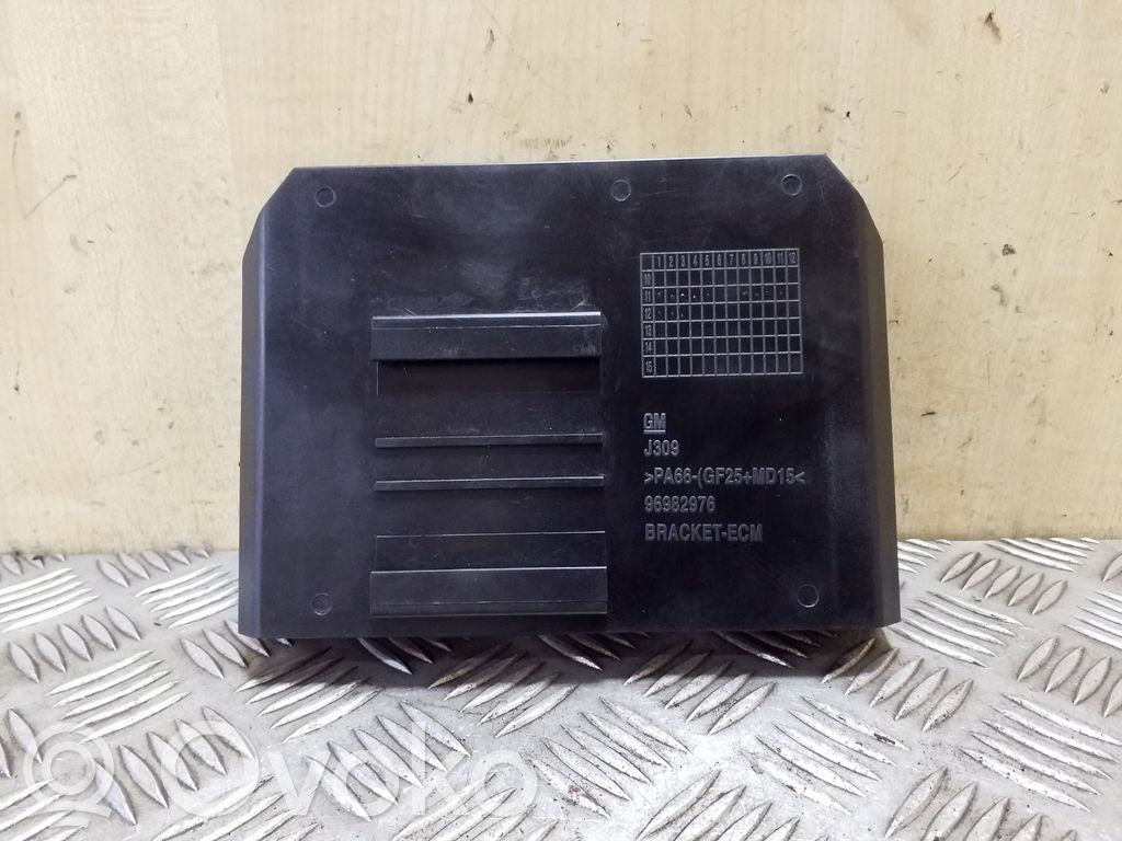 Chevrolet Orlando Other engine bay part 