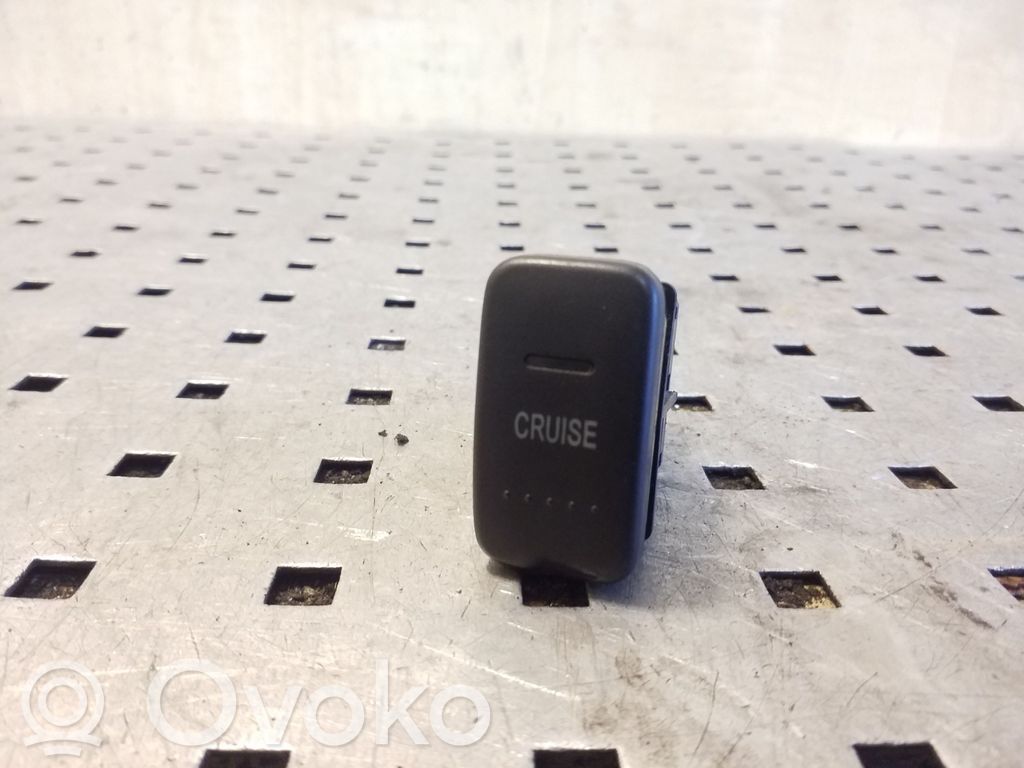 Honda CR-V Cruise control switch 
