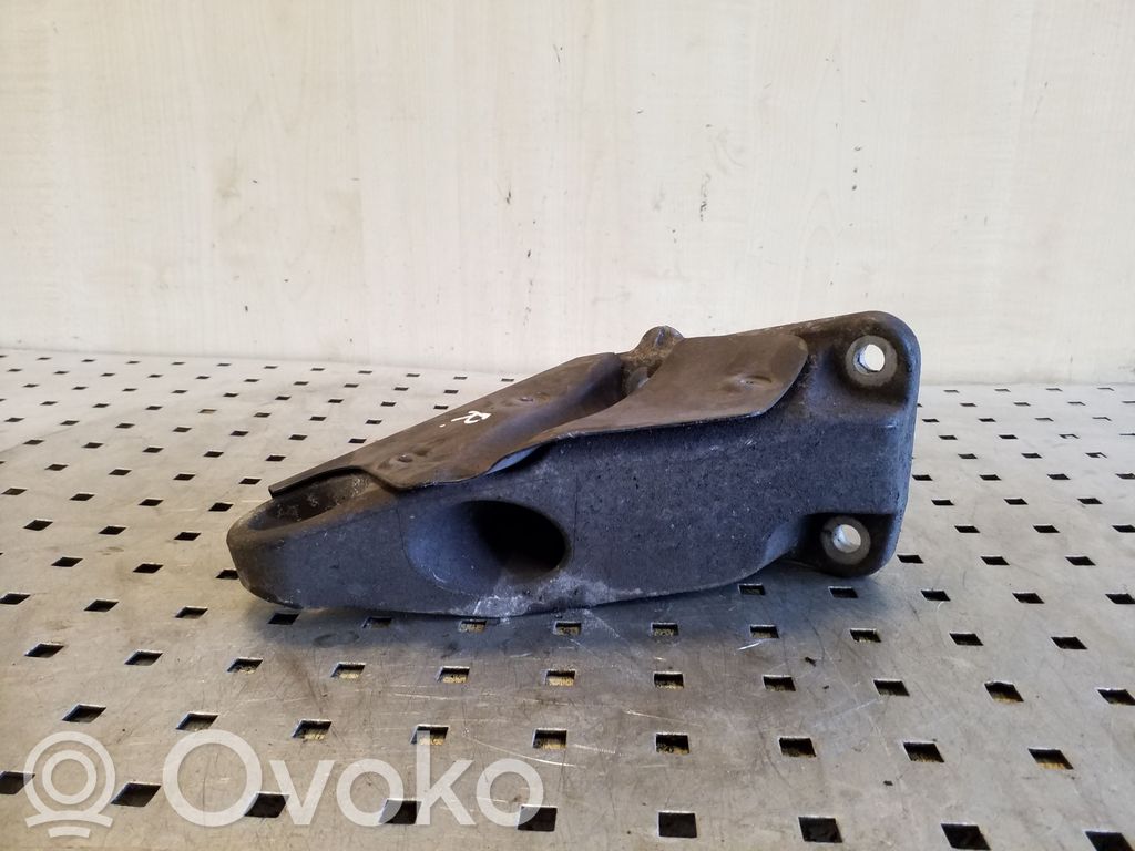 BMW X3 E83 Engine mounting bracket 