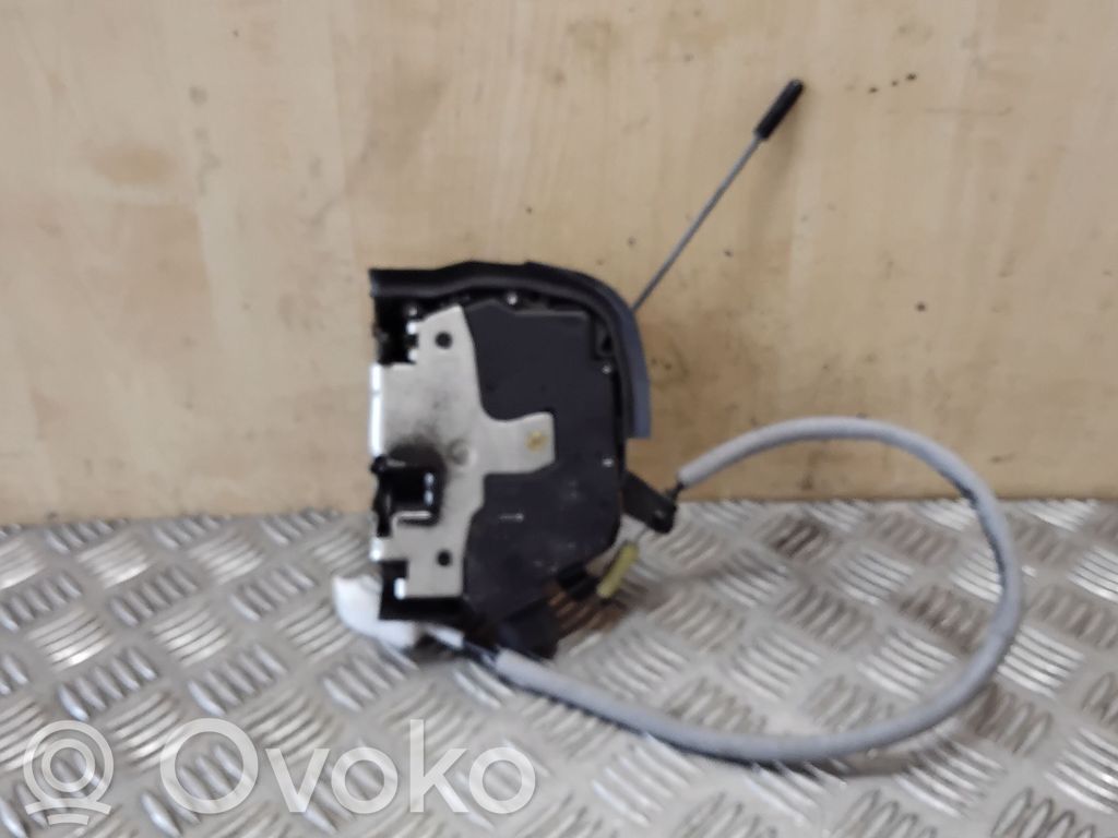 Takaoven lukko   8402601
