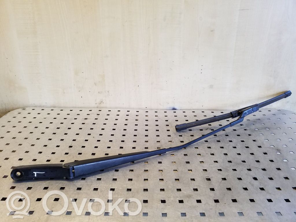 Volkswagen PASSAT CC Ramię wycieraczki szyby przedniej / czołowej