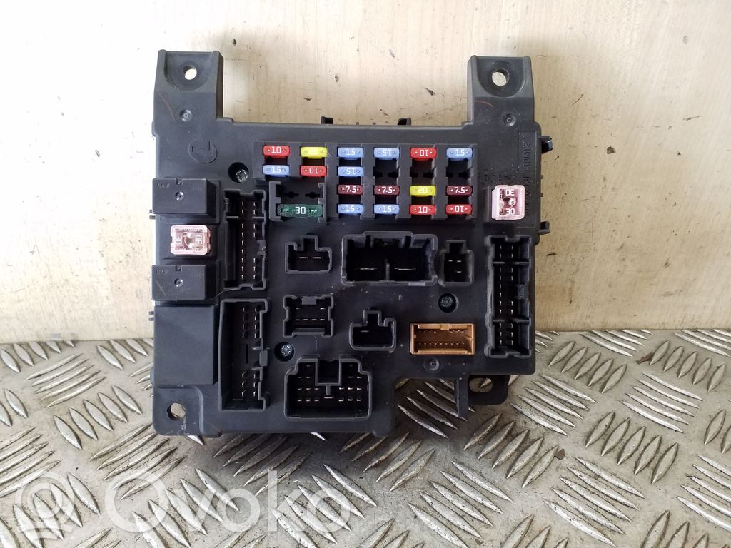 Mitsubishi Outlander Fuse module 
