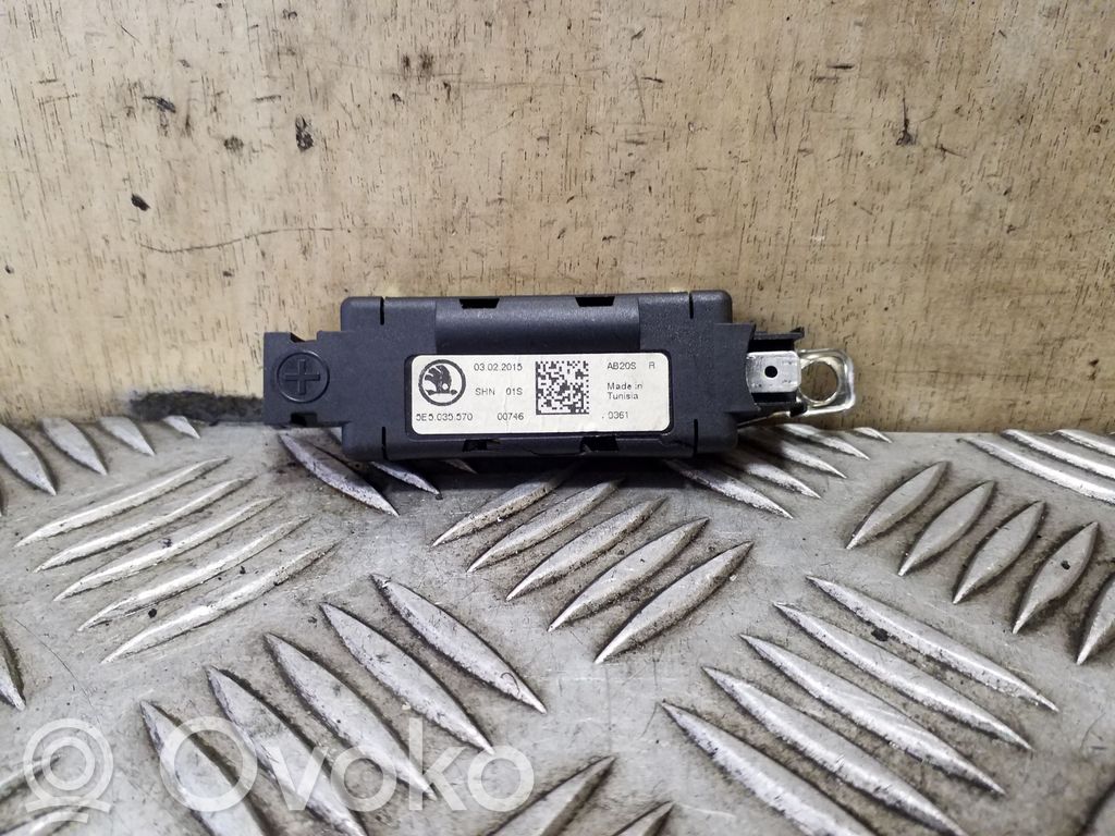 Volkswagen PASSAT B8 Amplificator antenă aeriană 