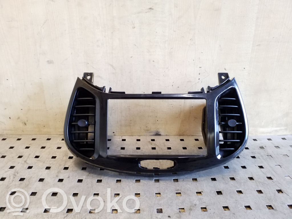 Nissan Juke I F15 Griglia di ventilazione centrale cruscotto