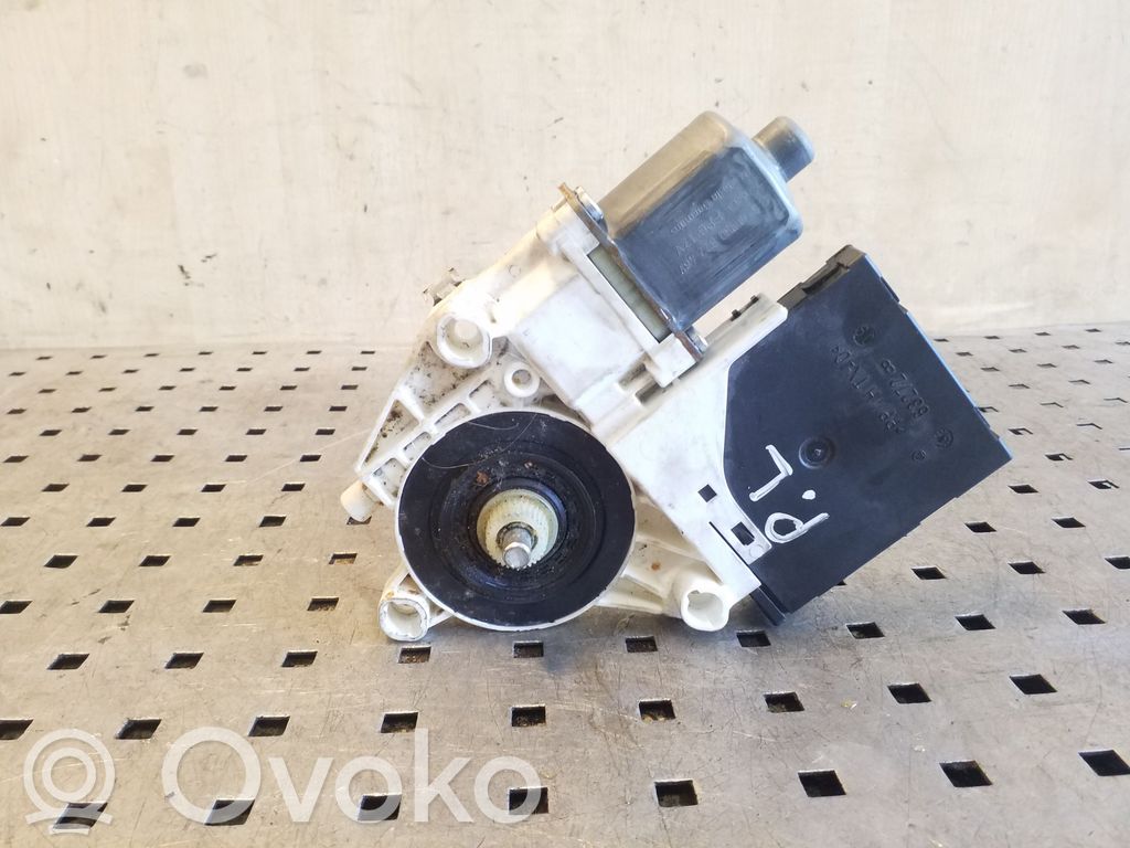 Volkswagen Tiguan Silnik regulatora szyby drzwi przednich 