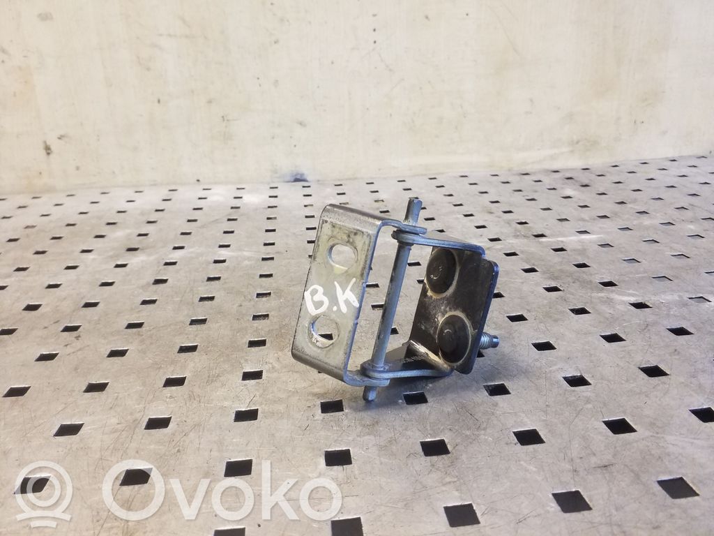 Ford Focus Tailgate/trunk/boot hinge 