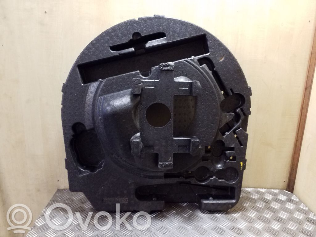 Citroen DS4 Spare wheel section trim 
