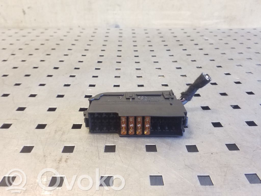 Audi A5 8T 8F Fuse module 