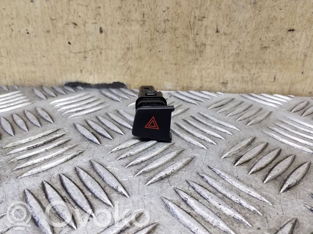Chevrolet Captiva Hazard light switch 