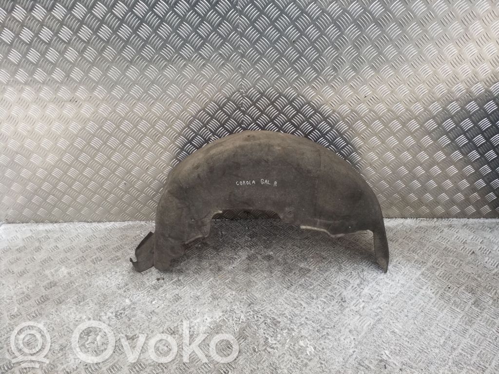 Toyota Corolla E120 E130 Rivestimento paraspruzzi parafango posteriore 