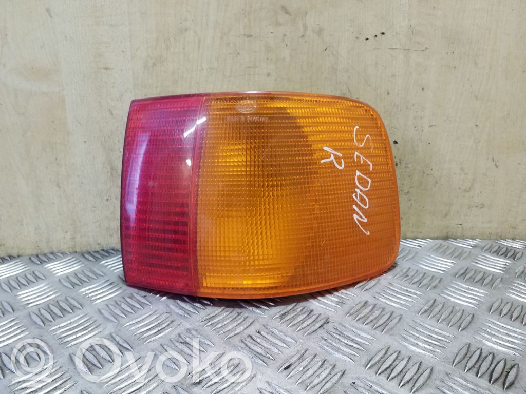 Audi 100 S4 C4 Lampă spate în caroserie 
