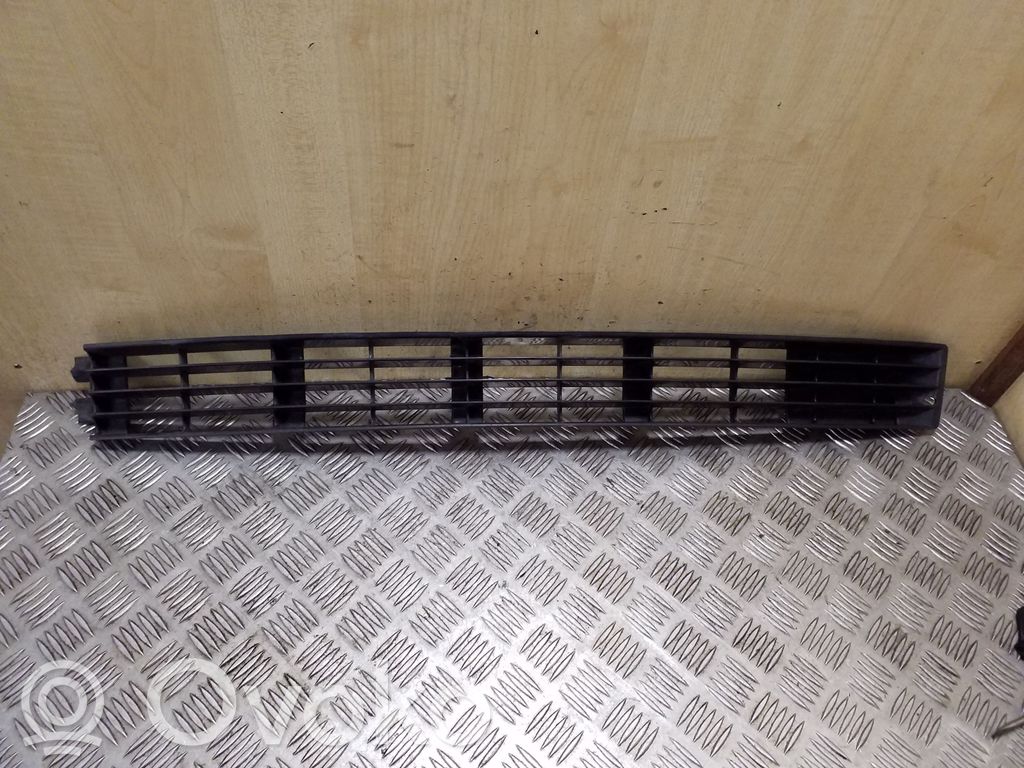 Audi 100 S4 C4 Grilă inferioară bară față 
