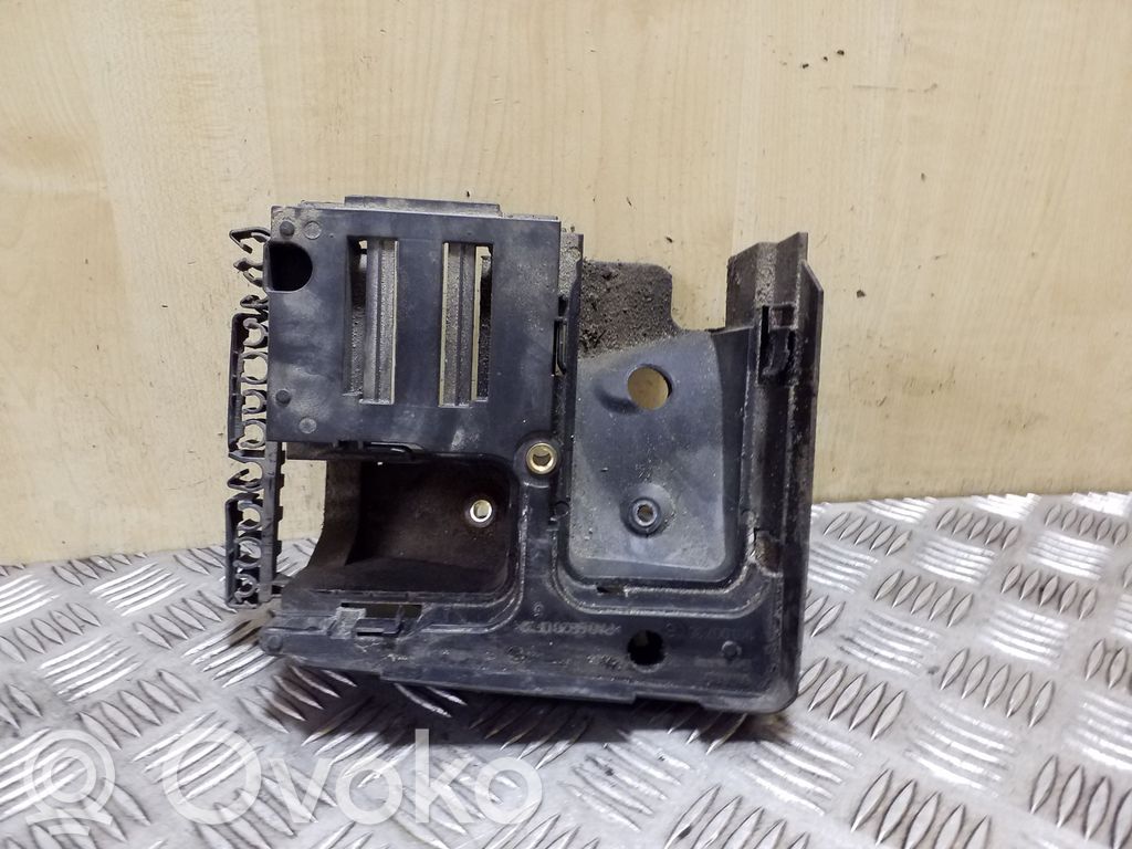 Skoda Octavia Mk2 (1Z) Alte piese compartiment motor 