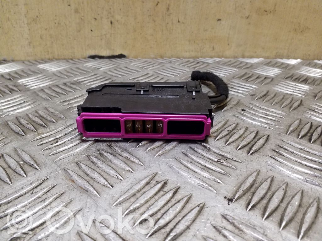 Audi Q5 SQ5 8R Fuse module 