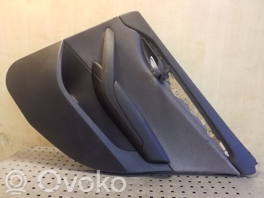 BMW X1 E84 Takaoven verhoilu 
